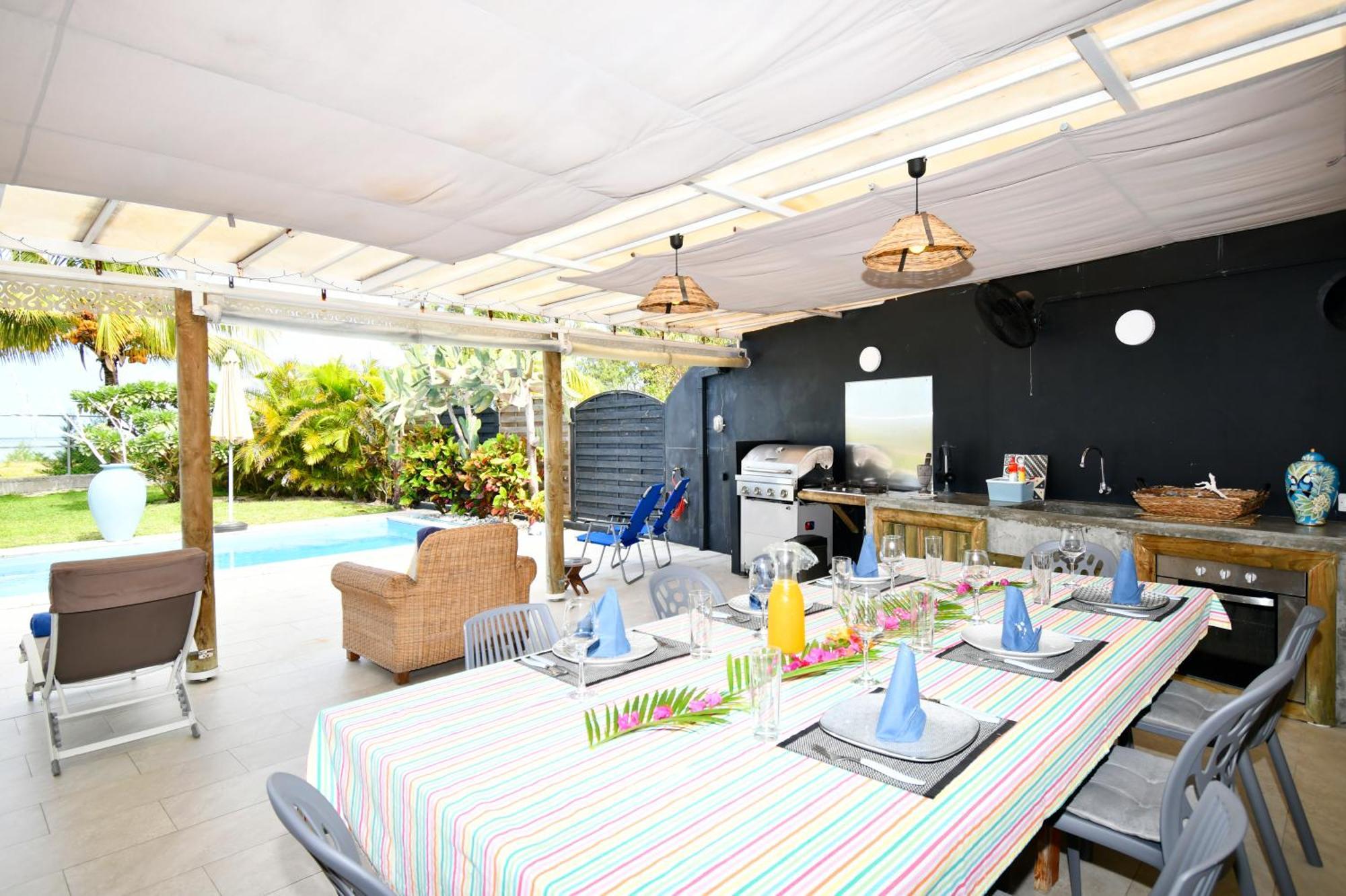 Chalet Kestrel With Pool On The Beach Riambel エクステリア 写真
