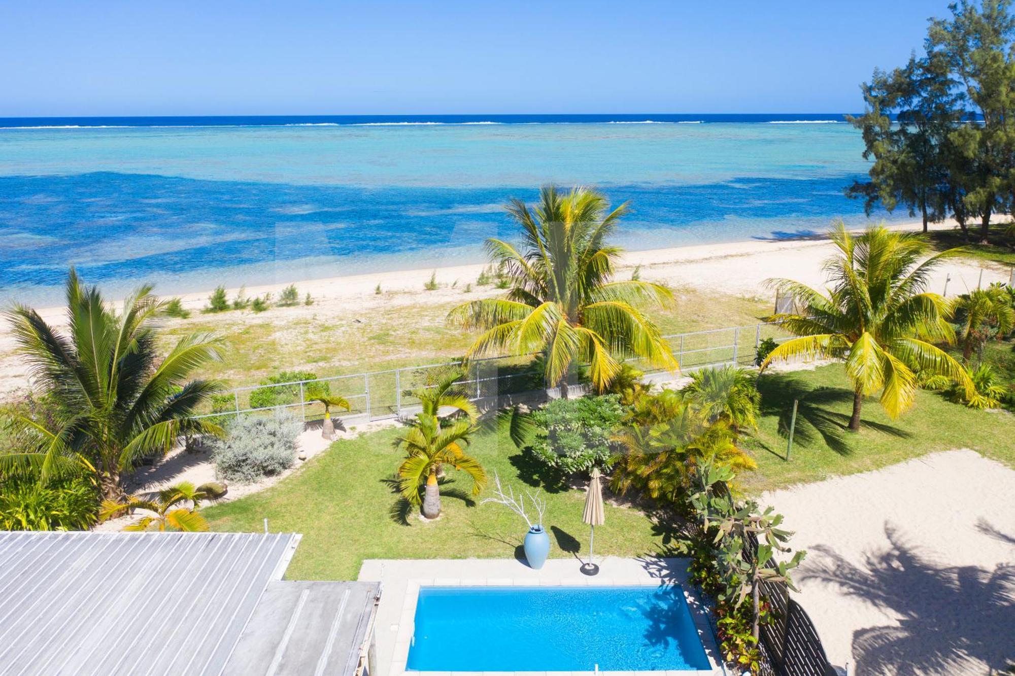 Chalet Kestrel With Pool On The Beach Riambel エクステリア 写真
