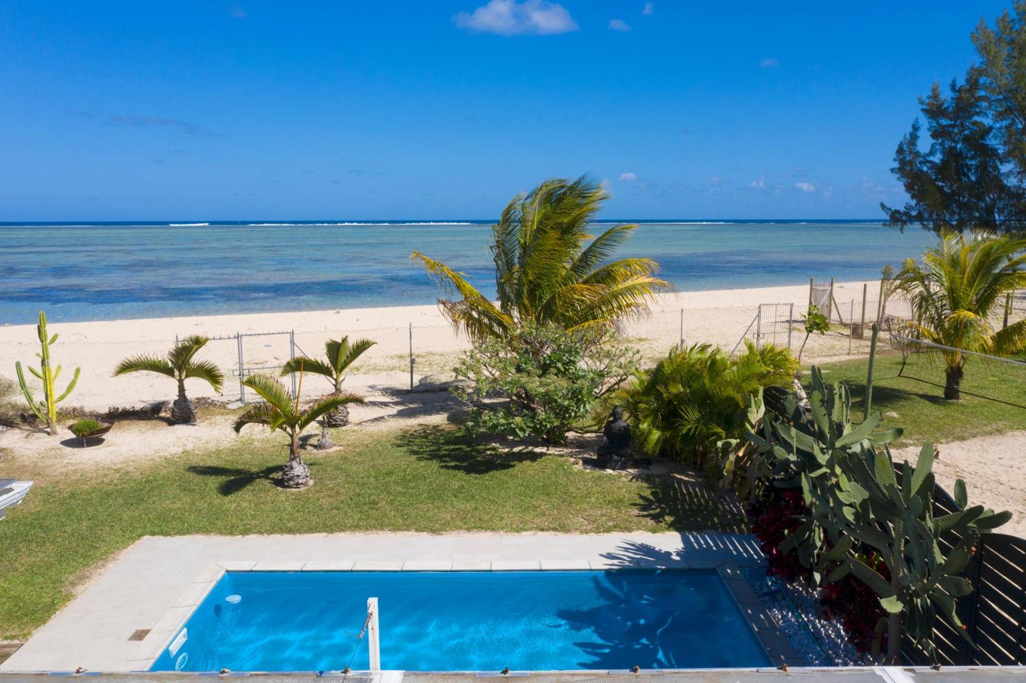 Chalet Kestrel With Pool On The Beach Riambel エクステリア 写真